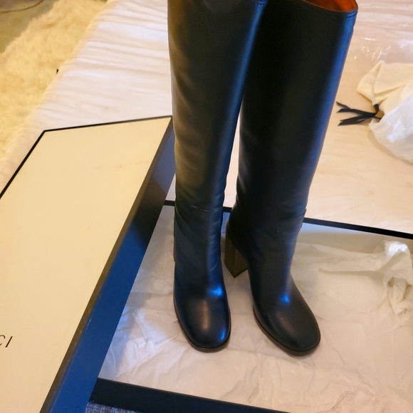 BEAUTIFUL Gucci boots - Picture 1 of 5